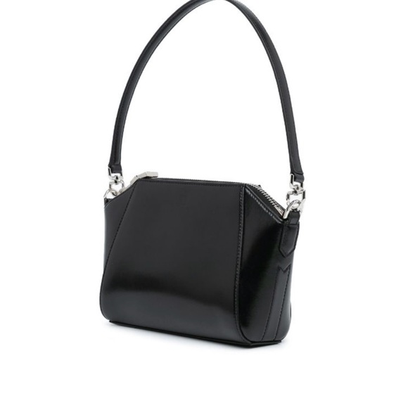 Givenchy Antigona Crossbody
Bag Leather Nano - Picture 6 of 6